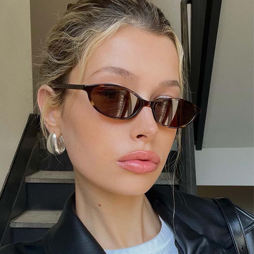 Retro Y2K Oval Sunglasses – Minimal Fashion Shades